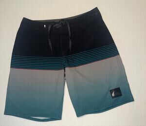 Quick Silver men’s highline board shorts